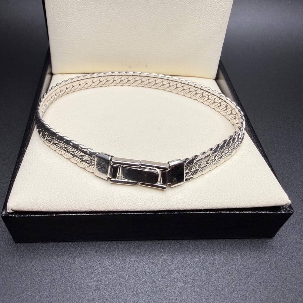 Vintage Textured Silver Tone Woven Link Bracelet Braided Chain Fold Over Clasp - Picture 3 of 7